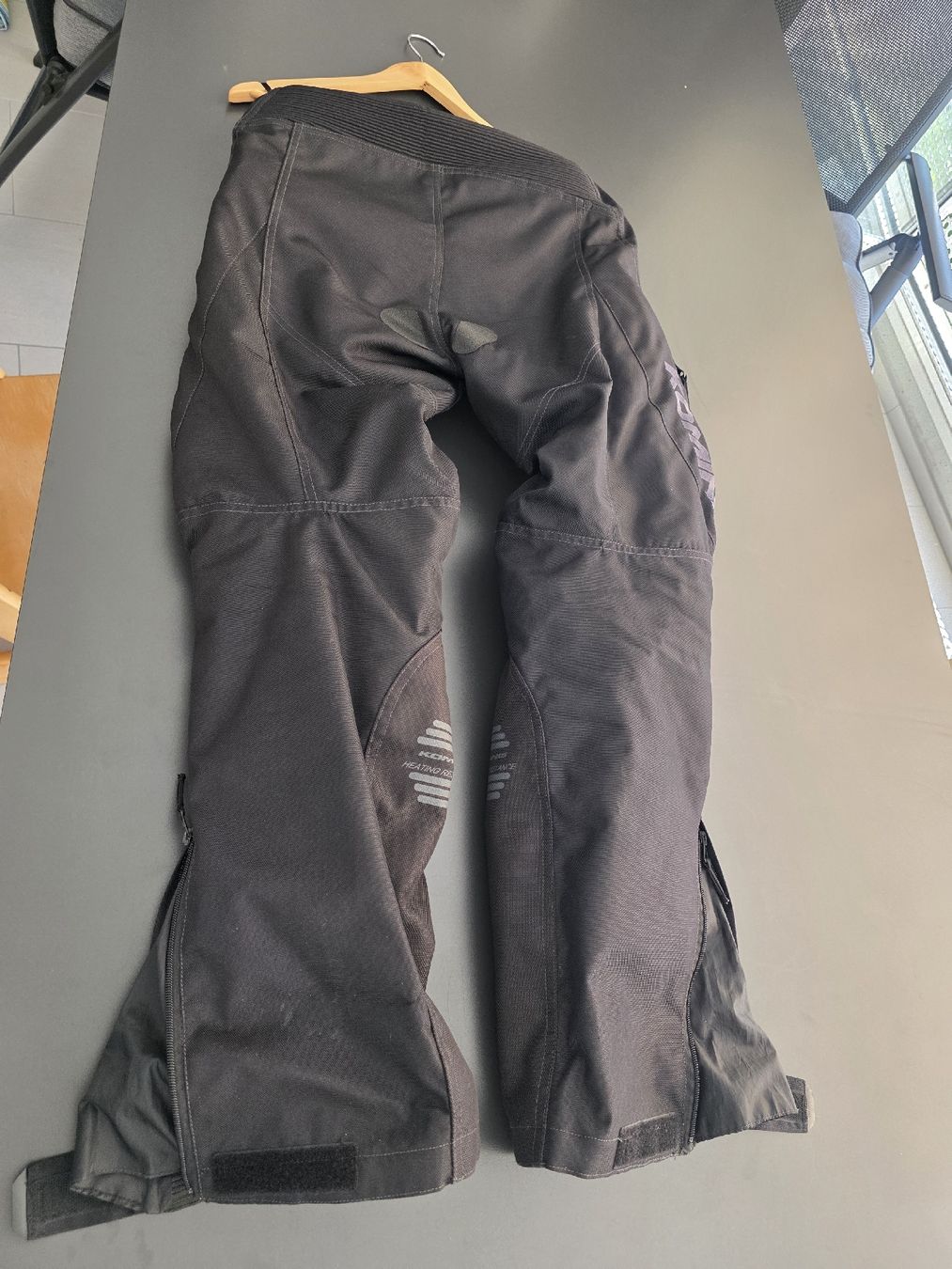 Pantaloni: Komine Motorradhosen Grösse M – Usato da Rotkreuz venduto da Icebreaker12 2