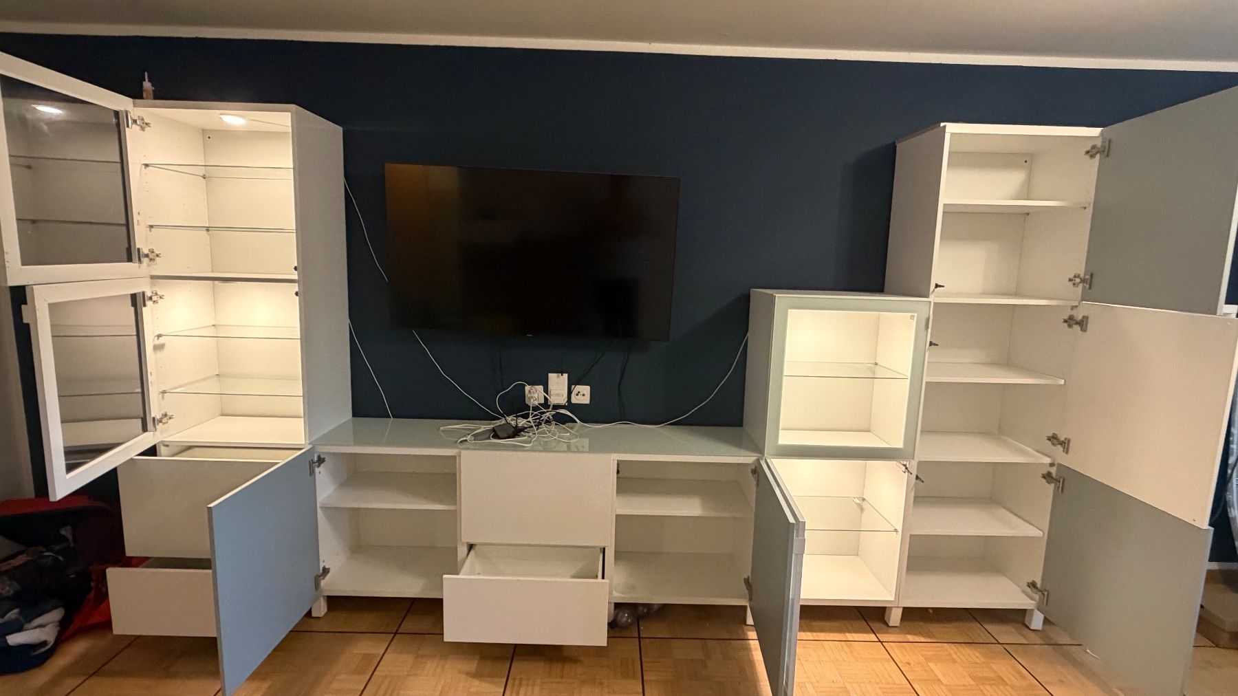 Ikea Armadi: Besta Wohnzimmer wand – Usato da Biel/Bienne venduto da KodiaqRS 1