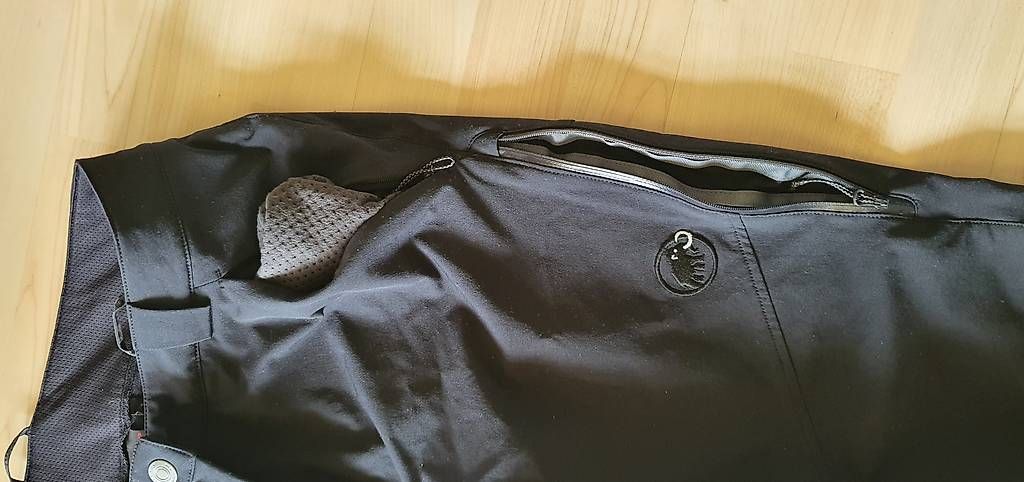 Hosen: Mammut Tatramar Touren Softshellhose Gr.42 Short – Gebraucht aus Baar von Foscolio 2