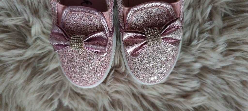 Scarpe per ragazze: Wunderschöne Mädchenschuhe - Grösse 25 – Usato da Teufenthal AG venduto da Agnieszka93 1