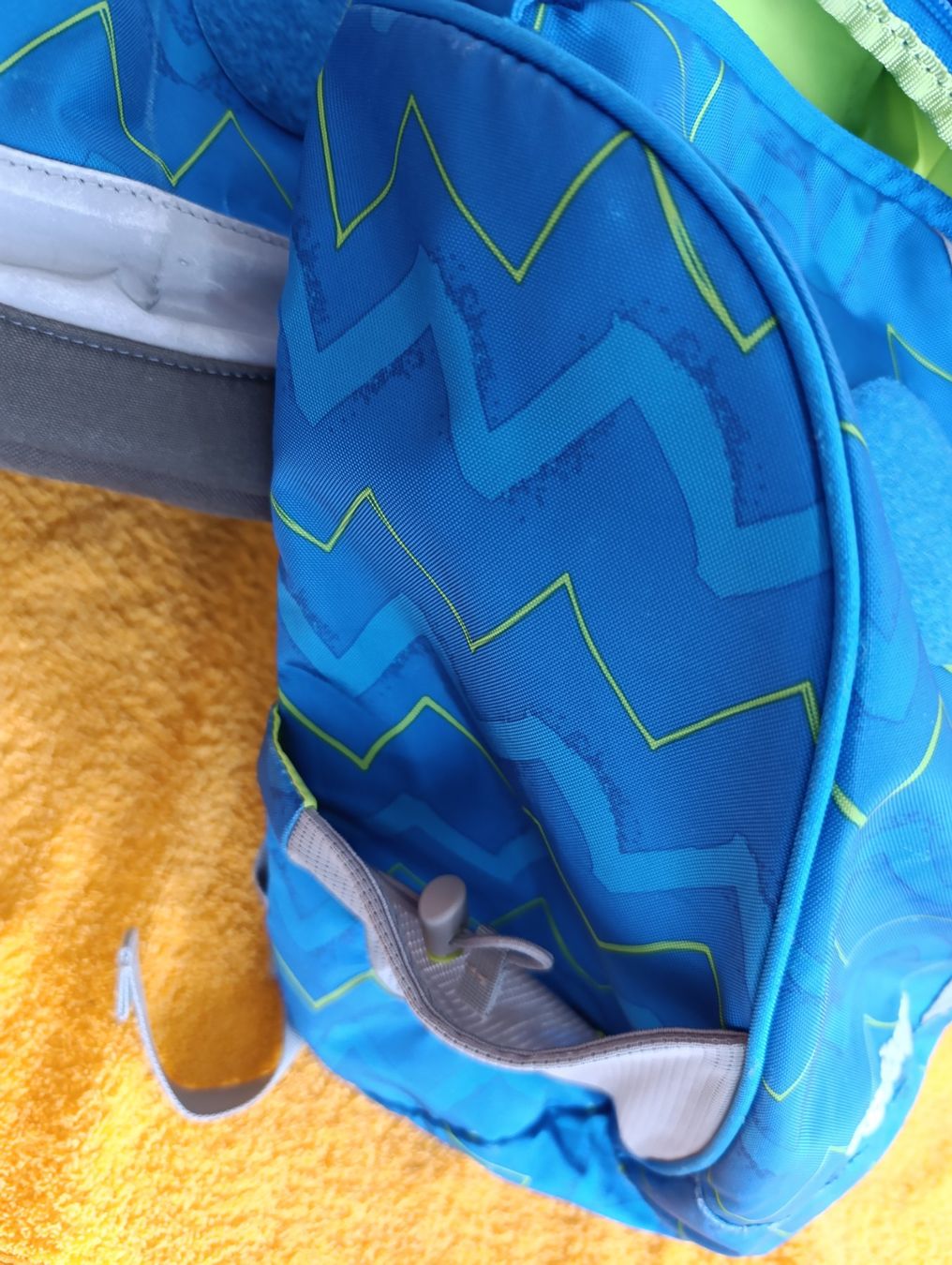 Ergobag Borse & Zaini: Ergobag Schulrucksack Junge Fussball ⚽ – Usato da Thundorf venduto da Blitz_Donner 3