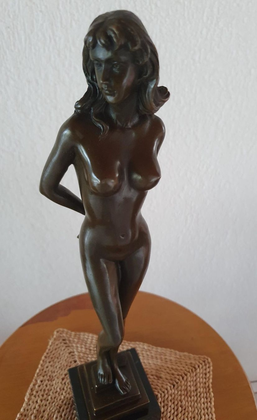Figuren: erotische stehende Schönheit Bronce Bronze – Gebraucht aus Stüsslingen von pati-king 7