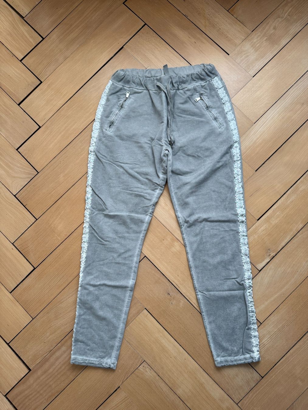 Pantaloni: Trainerhose hellgrau M – Usato da Zürich venduto da Diazaio