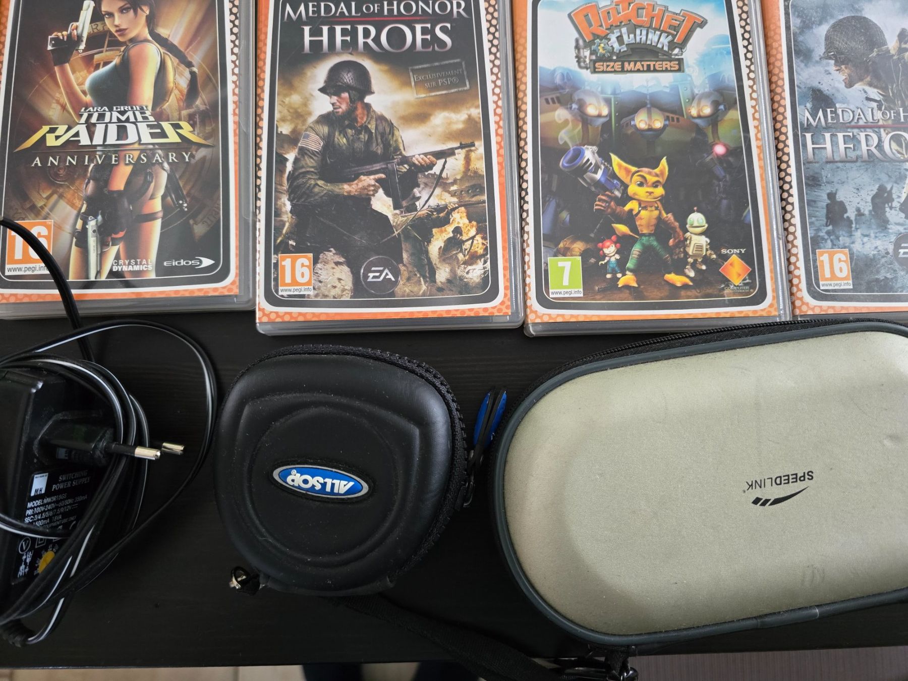 Sony Console: Console PSP avec 4 jeux – Usato da Tramelan venduto da Nirdan 3