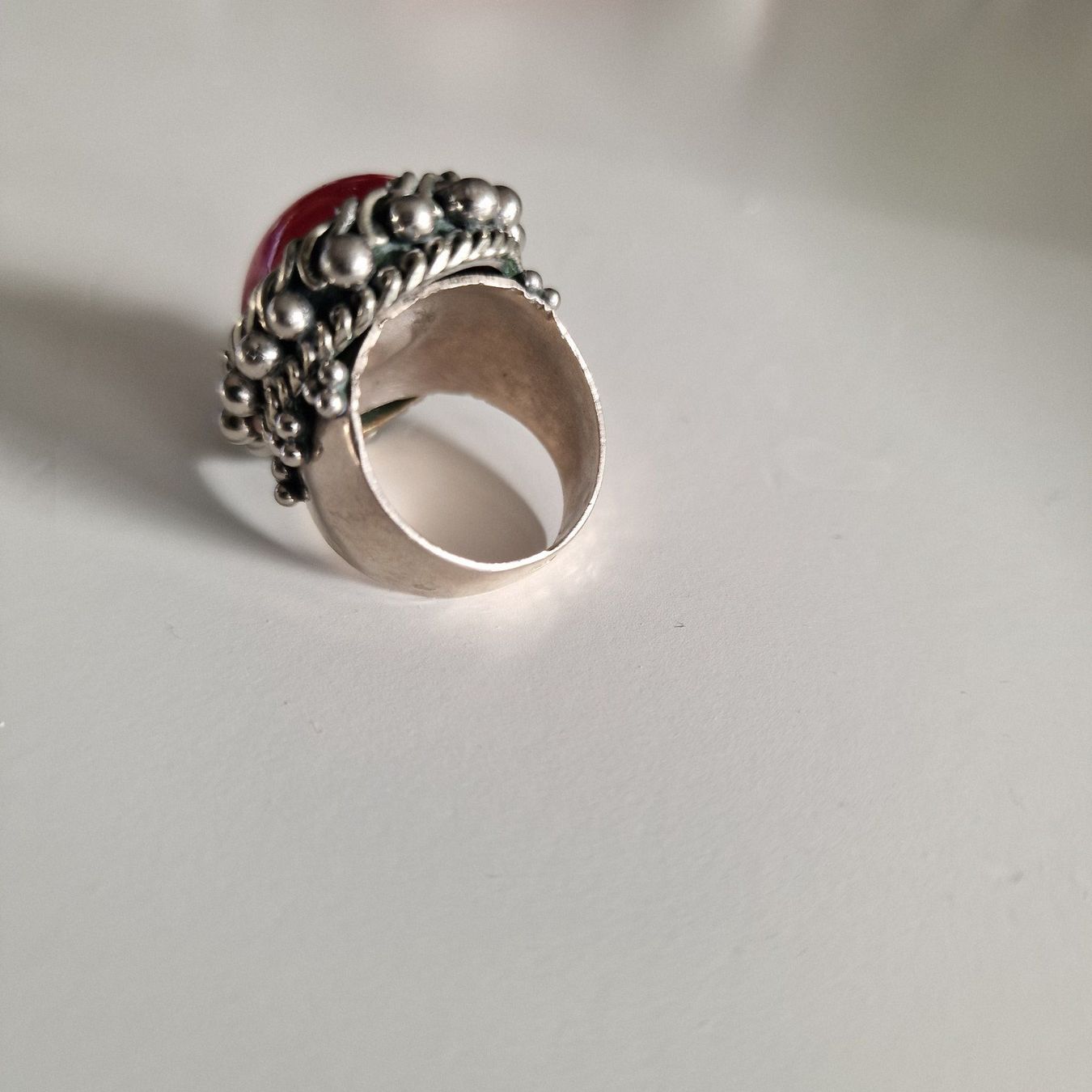 Anelli: Antiker Ring mit Korallenstein, mit Stempel – Usato da Birr venduto da sen_8djr 6