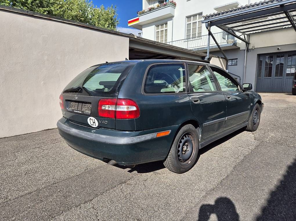 Autos: Volvo V40 mit MFK – Gebraucht aus Münchenstein von last-minute-