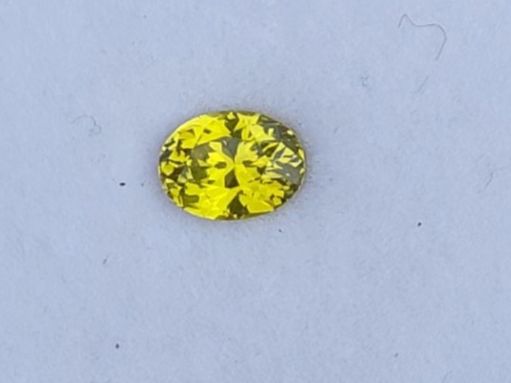 Pietre preziose: Ultra Saturated Luminous Chrysoberyl – Usato da Bévilard venduto da Yougems