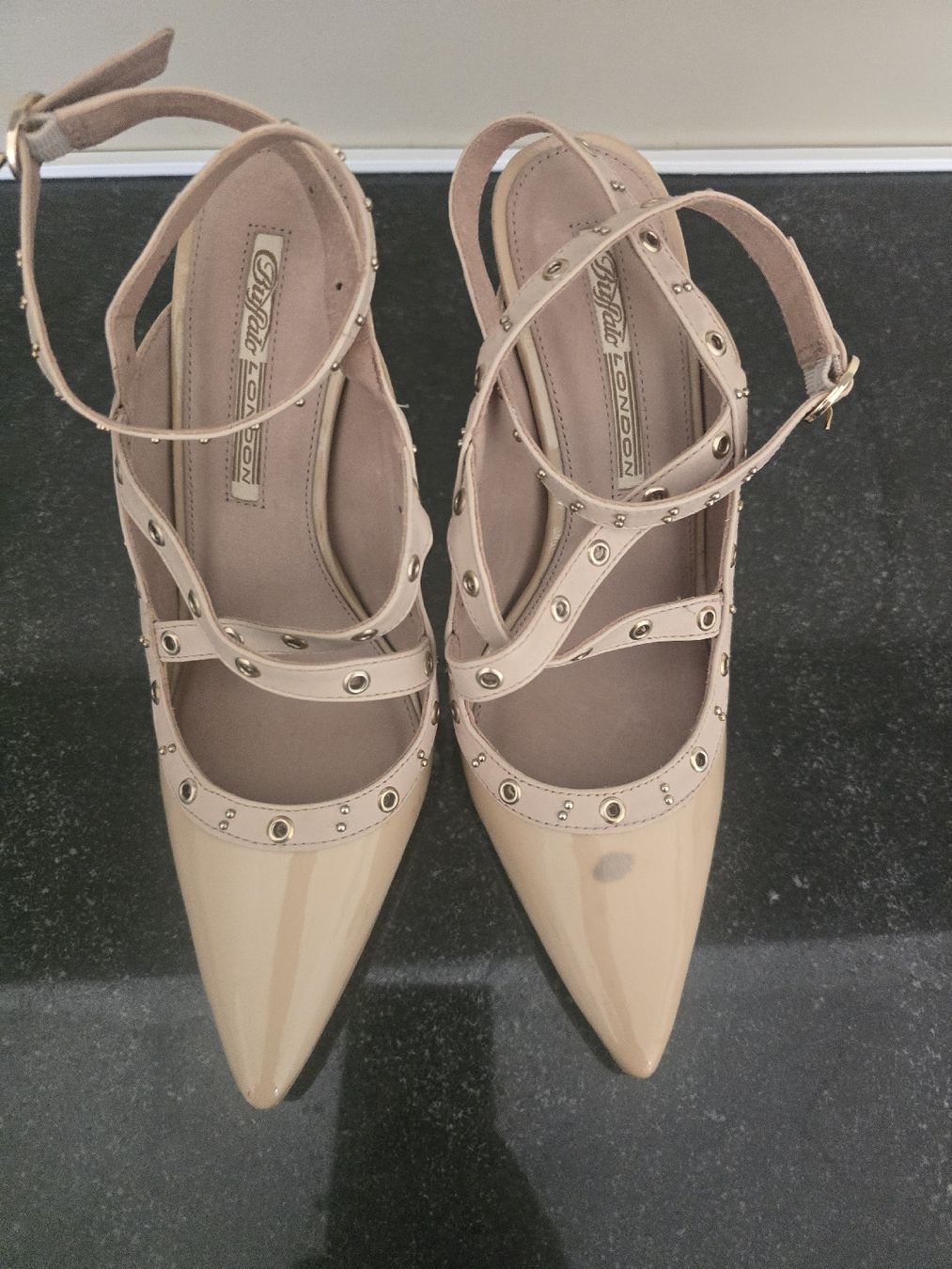 Buffalo Scarpe da donna: Buffalo High Heels - Beige Lack - Gr.38 – Difettoso da Hägglingen venduto da Raff_Ella 3