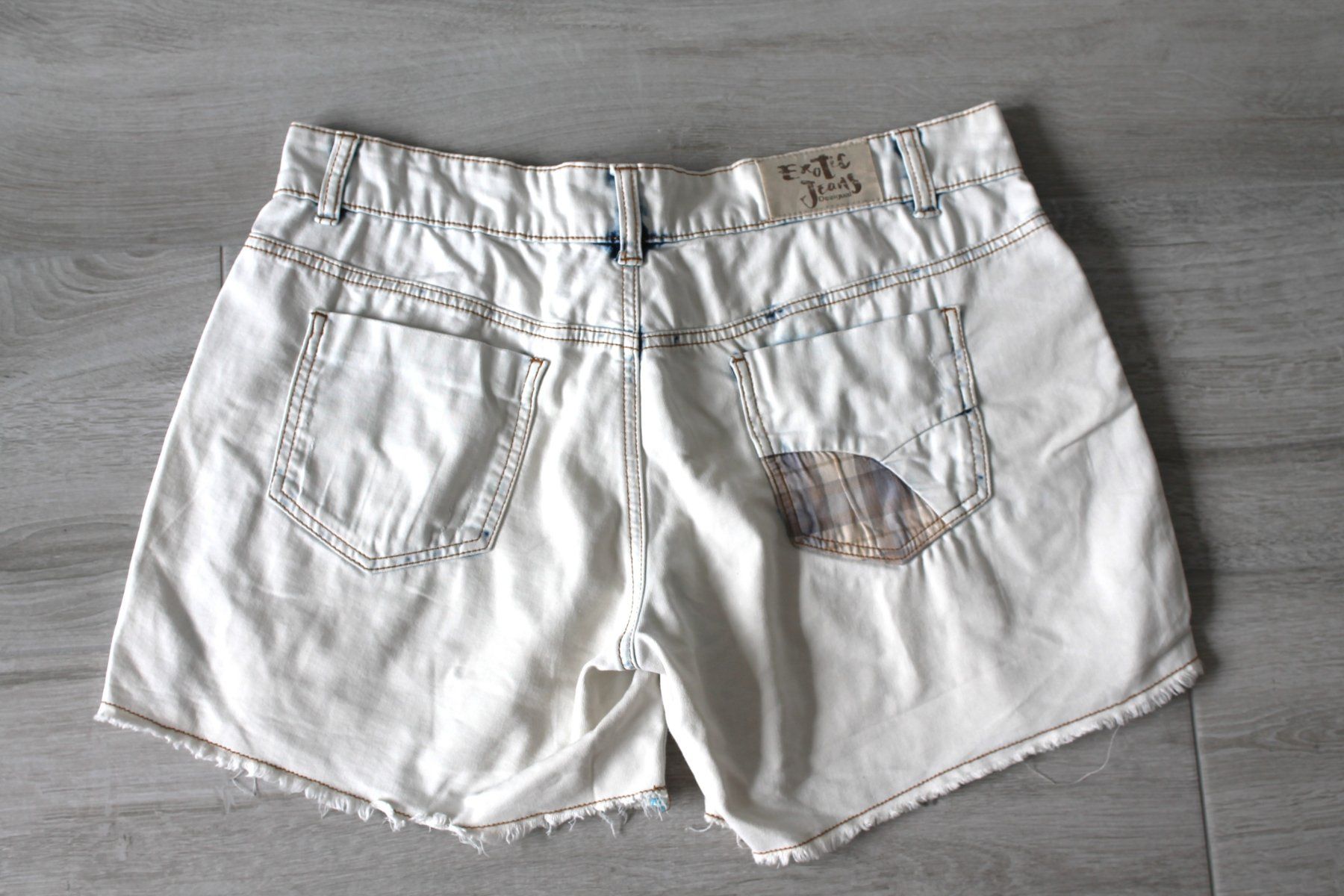 Desigual Pantaloni: Short DESIGUAL taille L (32) – Usato da Chez-le-Bart venduto da jasse 1