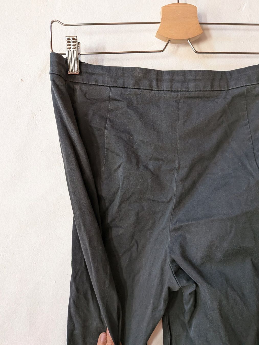 Marc Cain Pantaloni: Ausgestellte Papierhose von Marc Cain Baumwolle – Usato da Peccia venduto da LillyMarie98 2