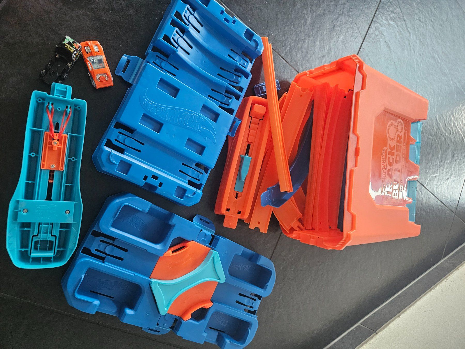 Hot Wheels Jouets: Hot Wheels Track Builder Power Boost Box plus Autöli – Neuf (Voir description) à Wangen ZH par tulipe55 1