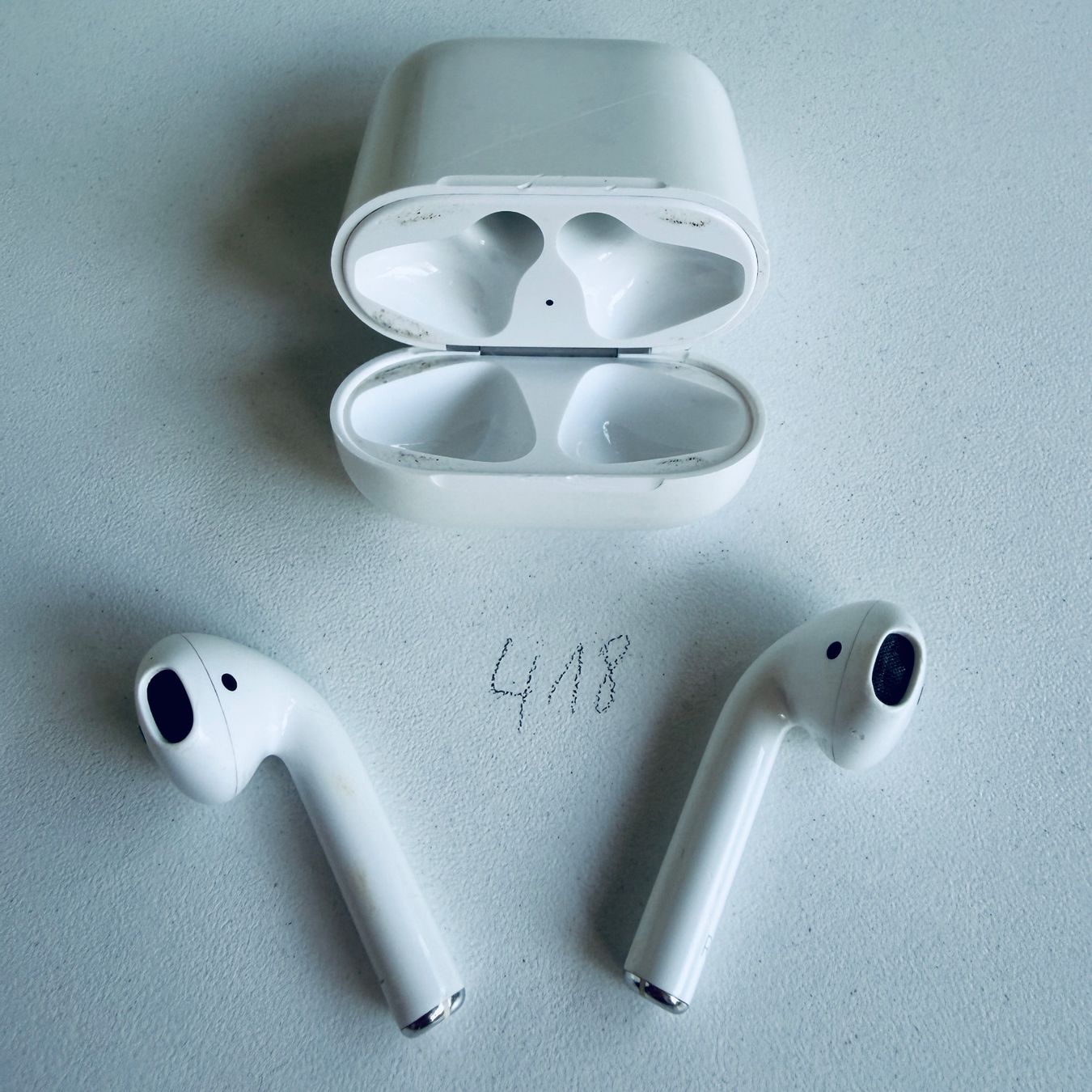 Apple Kopfhörer: Original Apple AirPods 2 Gen. Wireless Kopfhörer & Case – Gebraucht aus Basel von MY.AIRPODS.SHOP 1
