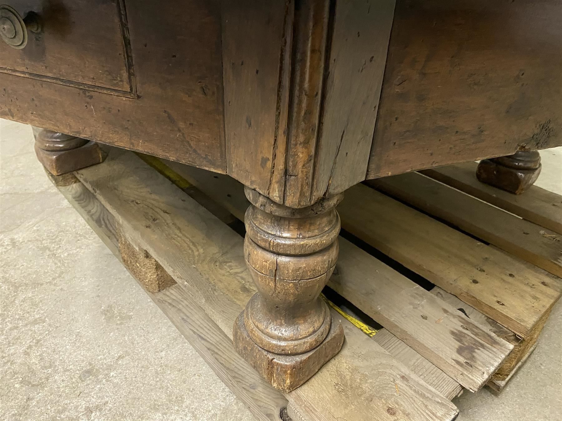 Tavoli: alter massivholz Couch-Tisch Schublade – Usato da Necker venduto da liq24 3