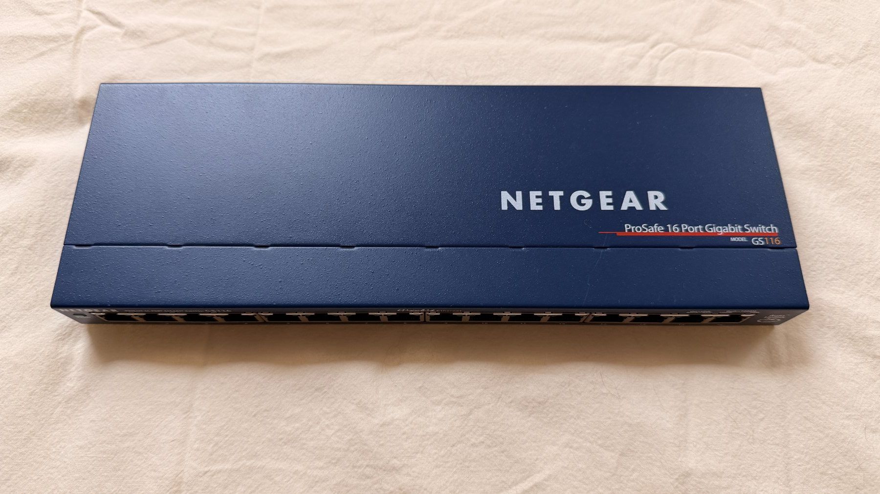Netgear Hubs & Switches: Netgear ProSafe 16 Port Gigabit Switch – D'occasion à Kleinandelfingen par Mypaq 1