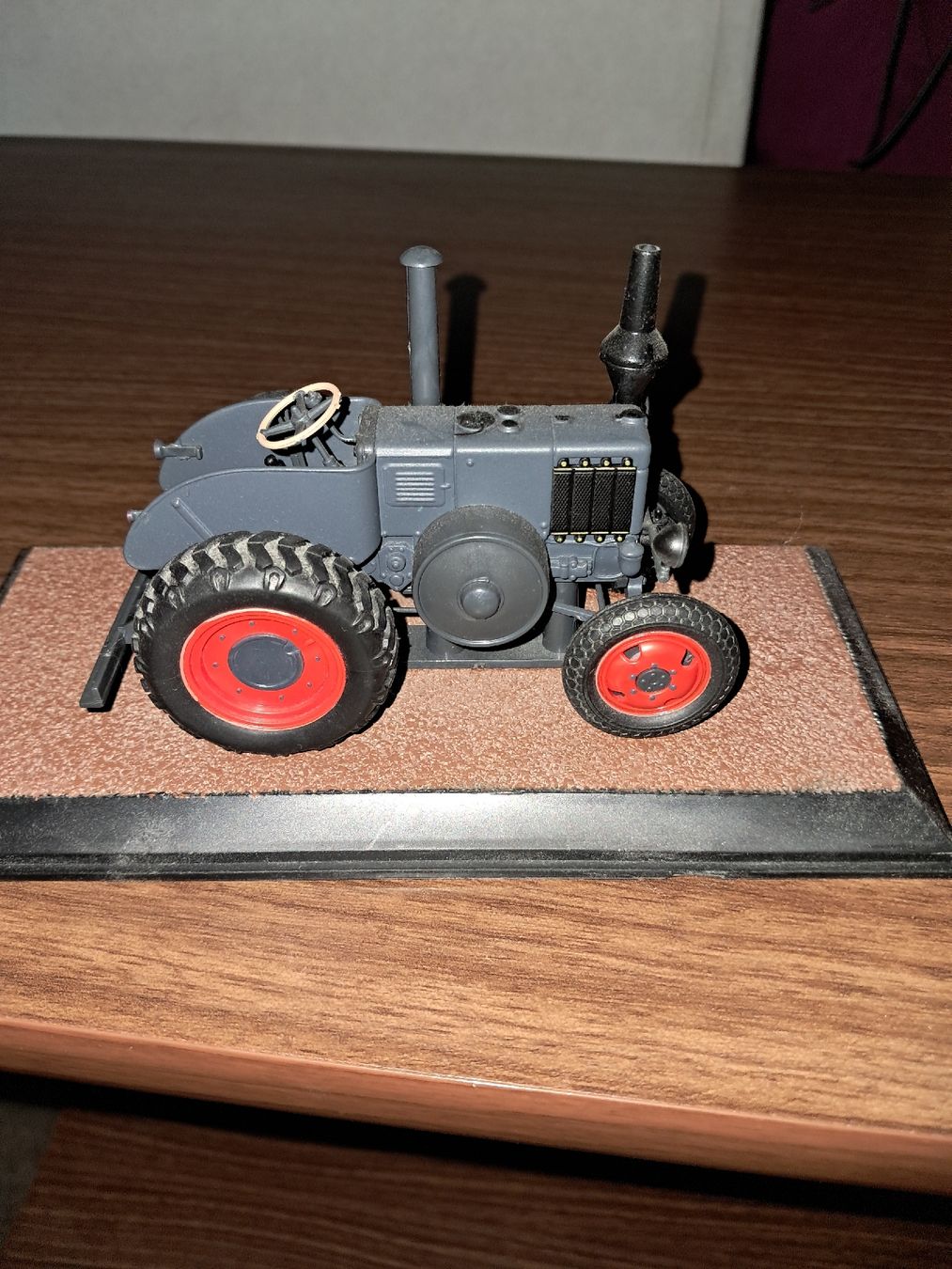Modellbausätze & Standmodelle: LANZ BULLDOG HR7  -  1938 – Neu und originalverpackt aus Le locle von juliensaran 4