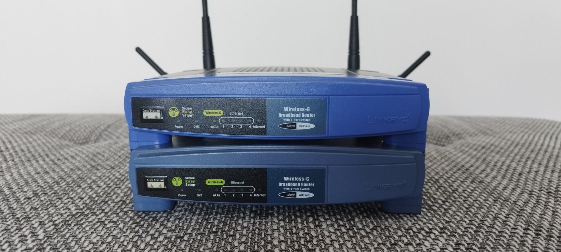 Linksys Modem & Router: 2 router Linksys – WRT54G + WRT54GL – Usato da Bedano venduto da fmilos 1