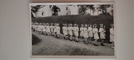 Alte vintage Foto Erstkommunion Kinder Prozession selten