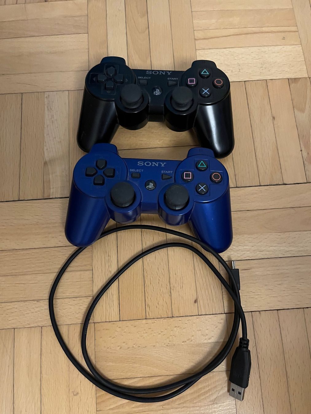 Sony Manettes: 2 Originale PS3 Controller – D'occasion à Basel par Ruemli17