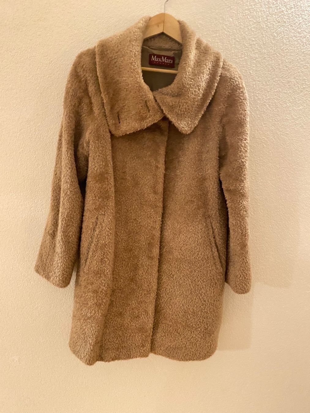 Max Mara Cappotti: MAX MARA ALPACA/WOLLE MANTEL CAMEL FARBE – Usato da Zürich venduto da Fashionparade 1