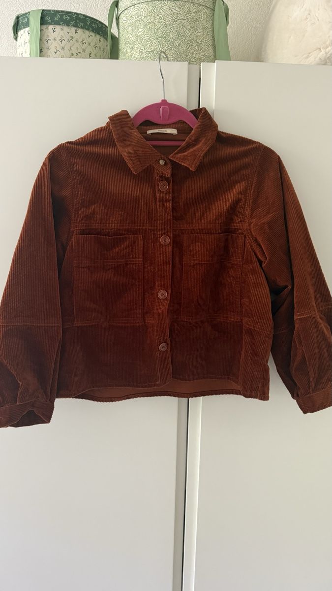 Sessun Jacken: Sessun Corduroy Cropped Jacket – Gebraucht aus Châtelaine von gab_r67v 1