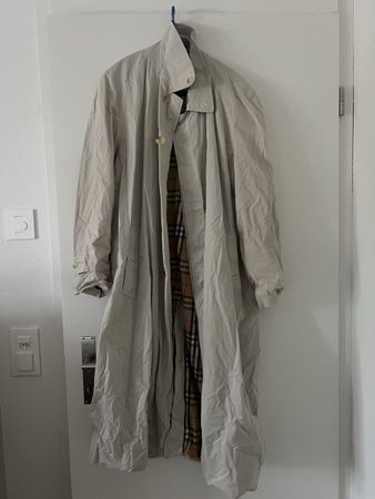 Vintage Burberry’s Trenchcoat