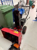 Schneefräse rot mit Schneeketten gebrauchter Zustand