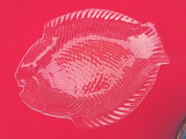 Schöne Glasschale Schale aus Glas Fisch