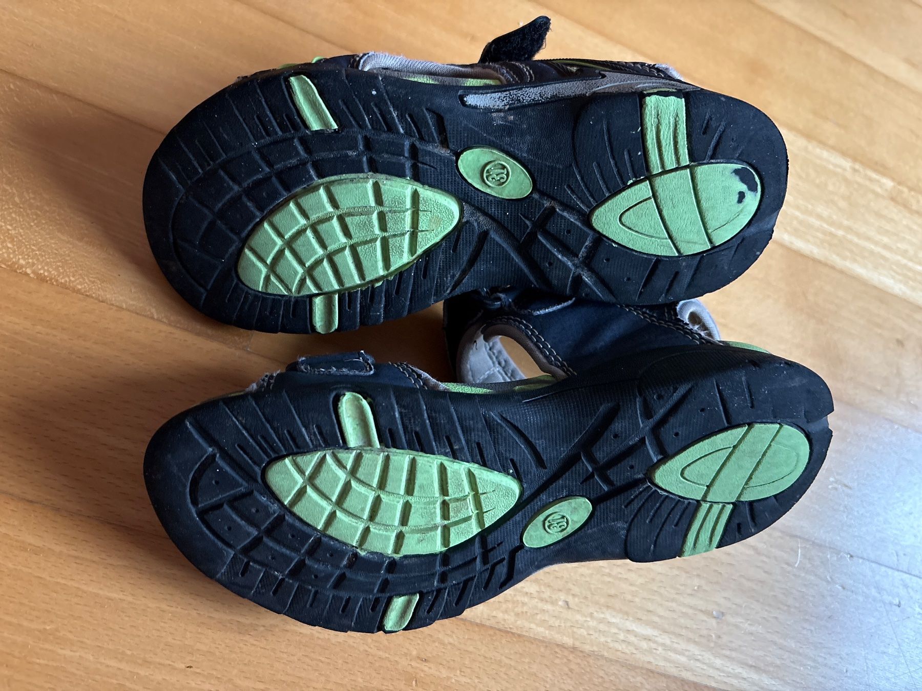 Scarpe per ragazzi: Kangaroos Sandalen gr 31 – Usato da Effretikon venduto da MarthaK. 1