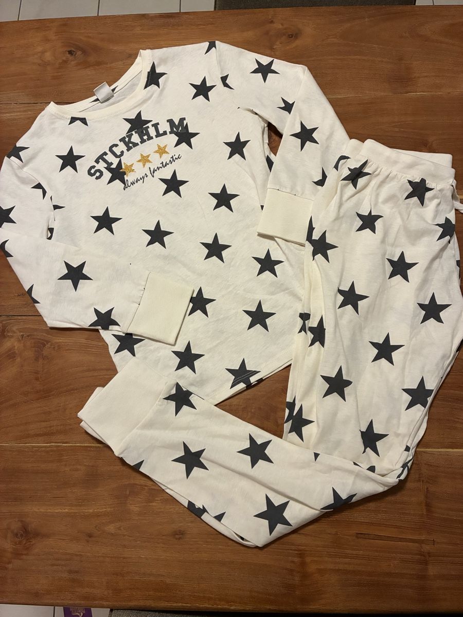 Pyjamas: Tolles Pyjama Gr. 128, Neu – Neuf (Voir description) à richterswil par lunamarie001