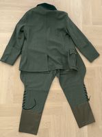 Historische DE WW2 Uniform mit Medaillen, Visor Cap etc.