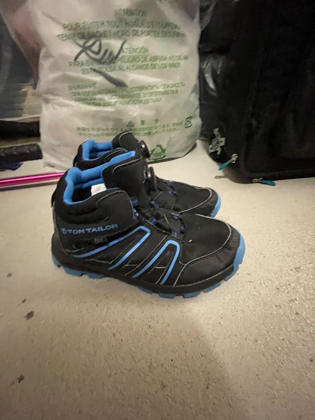 Scarpe per ragazzi: Kinderschuhe Tom Tailor Grösse 27 gebraucht – Usato da Burgdorf venduto da ski_5jt6