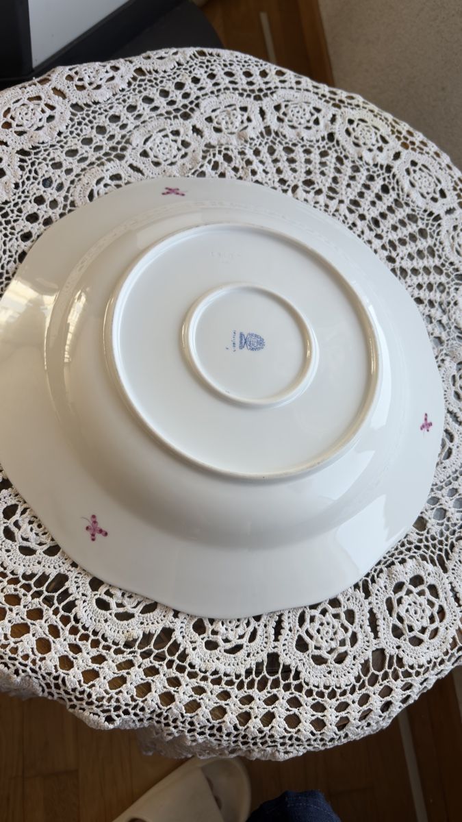 Plateaux: Antike Servierplatte mit Goldrand und Muster – D'occasion à Emmen par Lampery 3