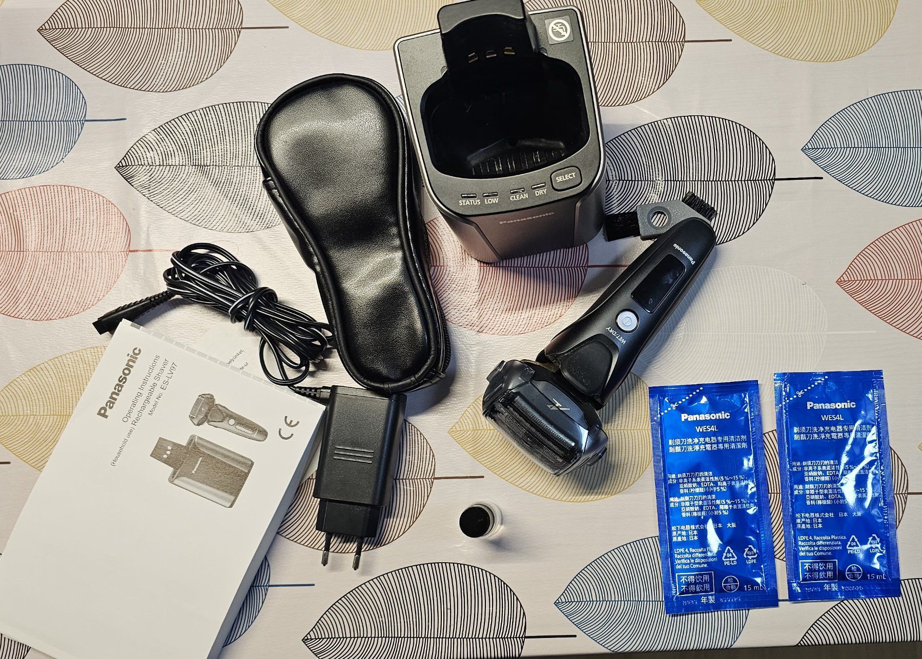 Panasonic Rasoi & Lamette da barba: Rasiermaschine PanasonicES-LV97 – Nuovo (secondo la descrizione) da Ennetmoos venduto da berg2011 5