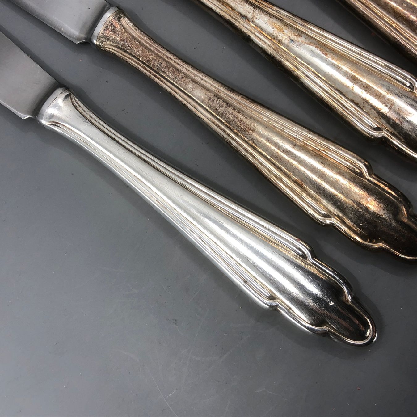 Posate: 6 Tafelmesser versilbert Skandinavisches Design – Usato da Basel venduto da Tiabeanie