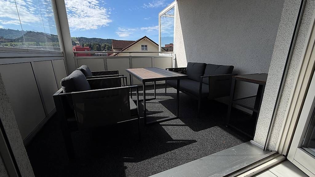 Divani: Gartenlounge grau/anthrazit inkl. Tisch – Usato da Rotkreuz venduto da ta_ti75 3