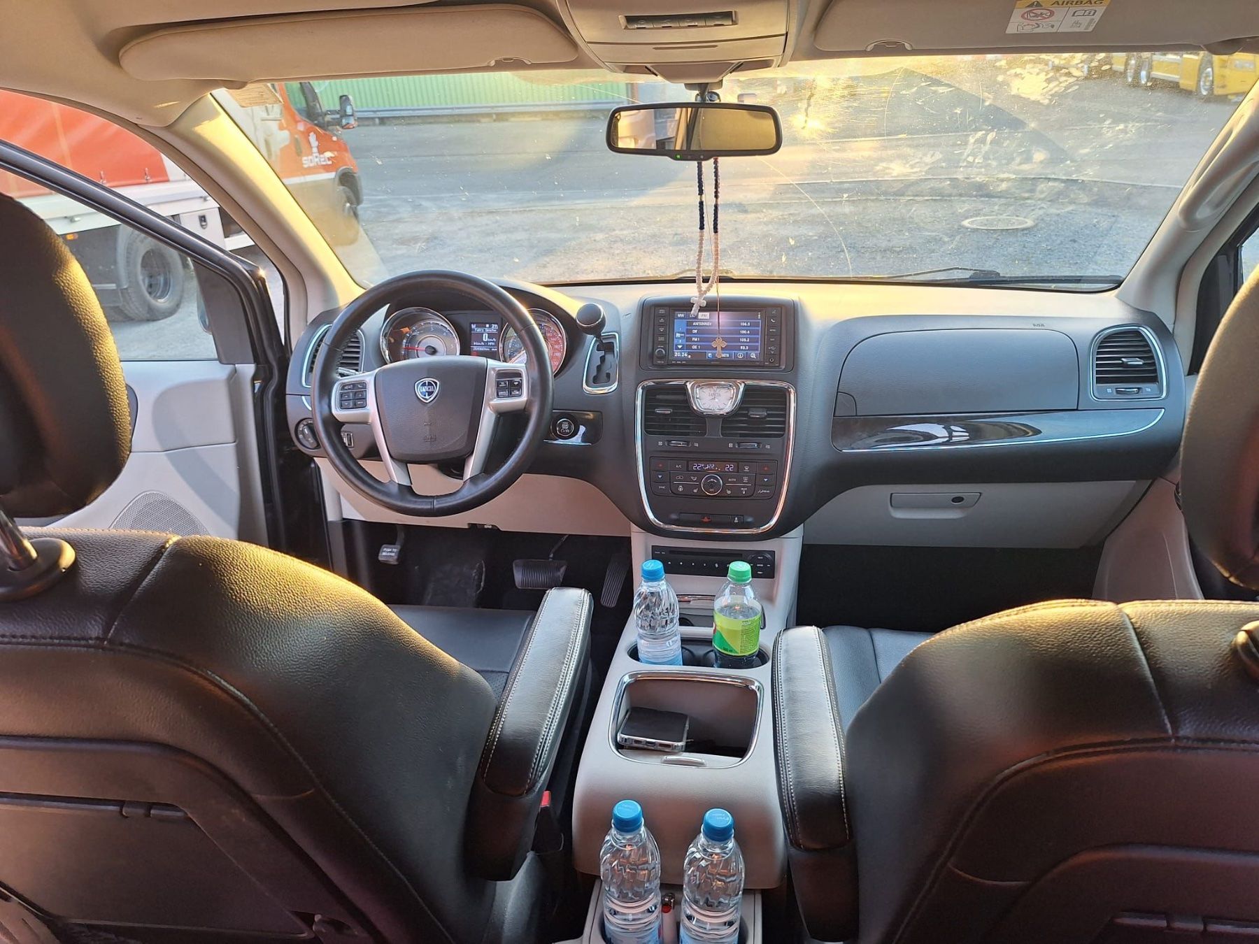 Lancia Autos: LANCIA VOYAGER 2.8D – D'occasion à Gais par mpe_mr7q 5