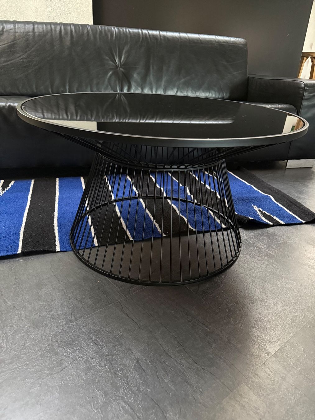 Tavoli: Minimalistischer Drahtkorb Couchtisch schwarz mit getönter – Usato da Müllheim Dorf venduto da Raphael88swiss 1