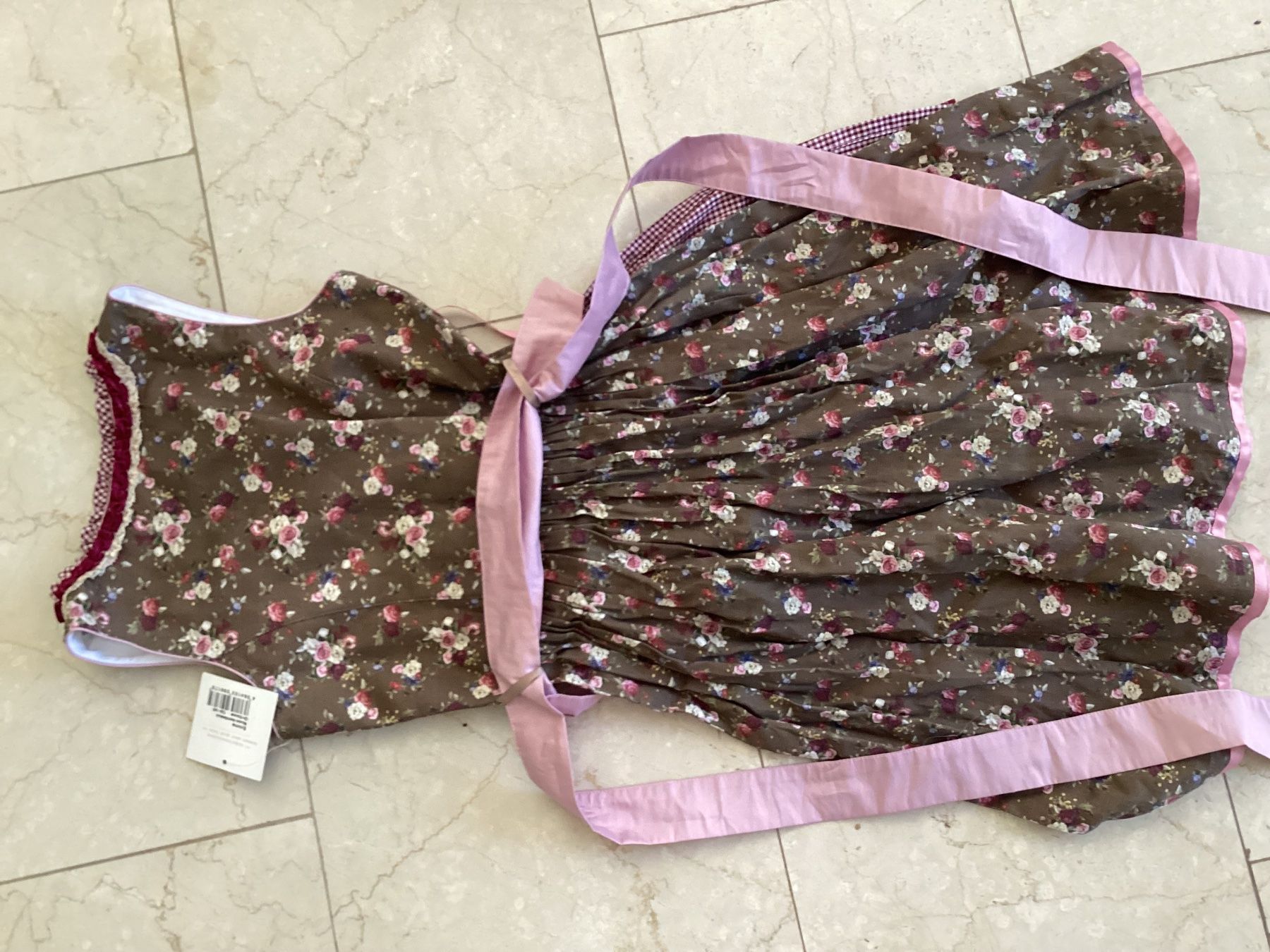 Robes et jupes: Stockerpoint Dirndl Neu – Neuf (Voir description) à Flüelen par ne08 2