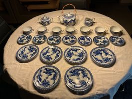 Chinesisches Tee Service aus Porzellan. Hand Made.