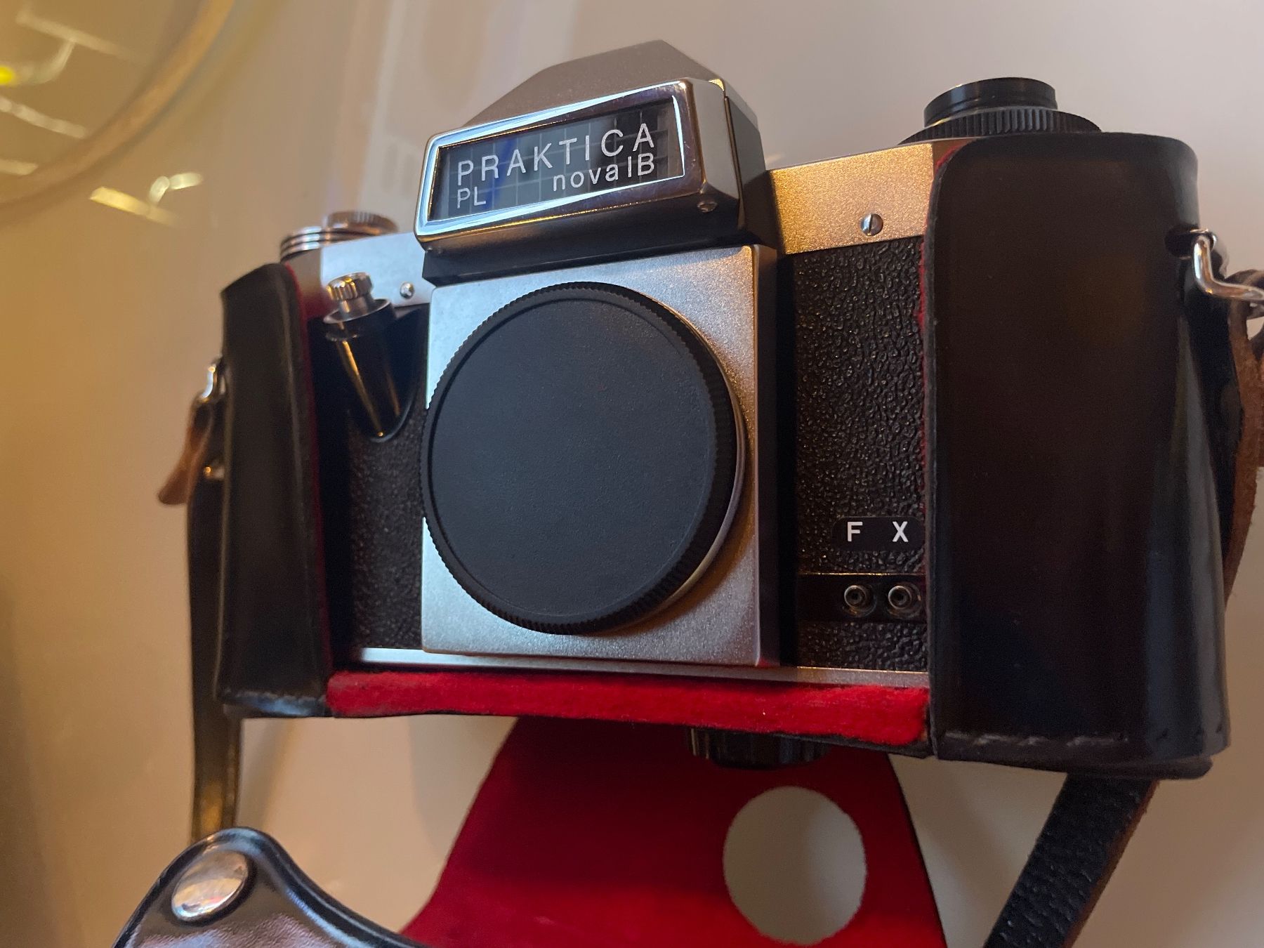 Praktica Fotocamera: Praktica PL Nova 1B Analog Kamera – Usato da Embrach venduto da xenovolcano