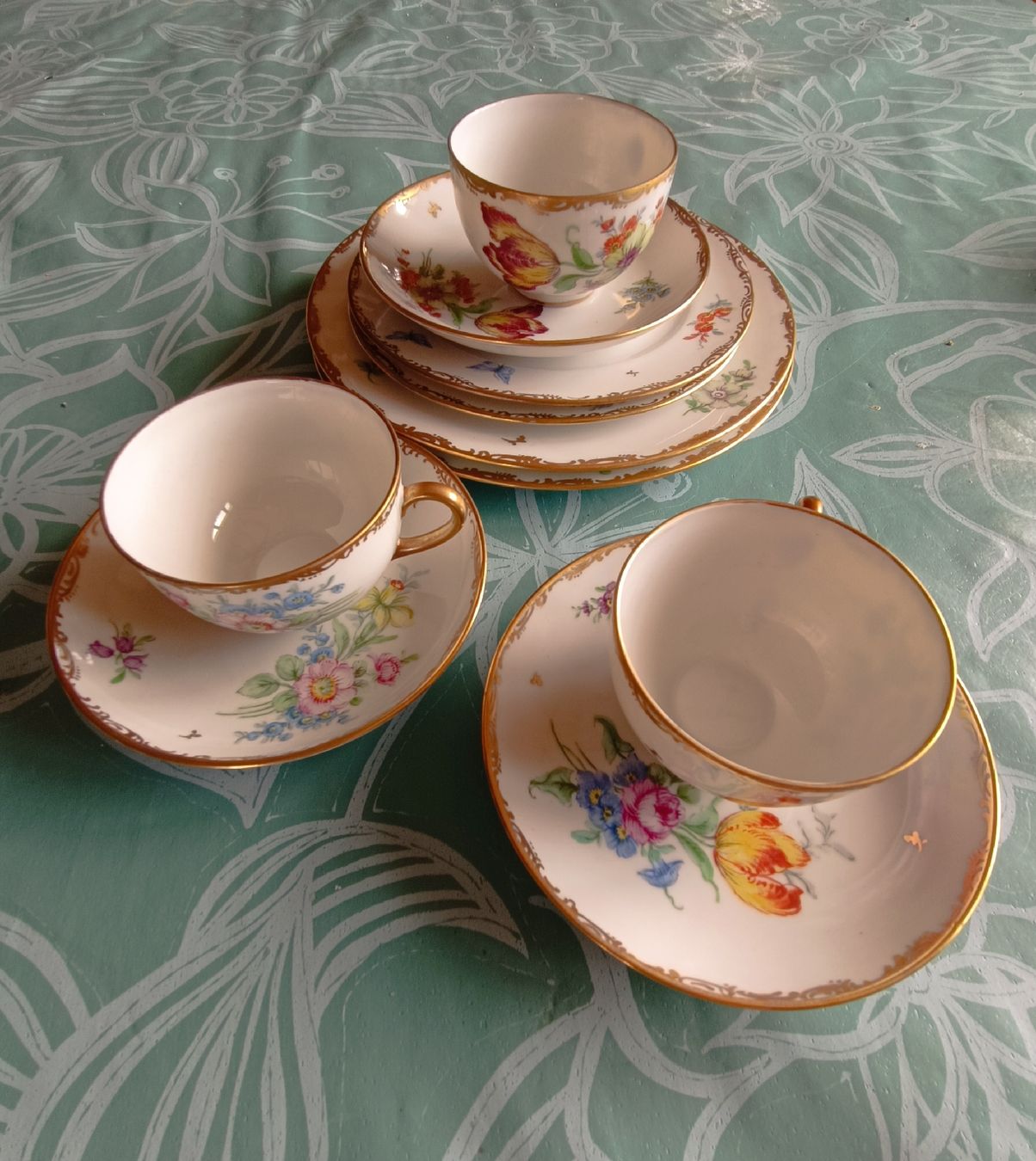 Set di piatti: Service à café/dessert porcelaine – Usato da Cossonay-Ville venduto da Aryann34