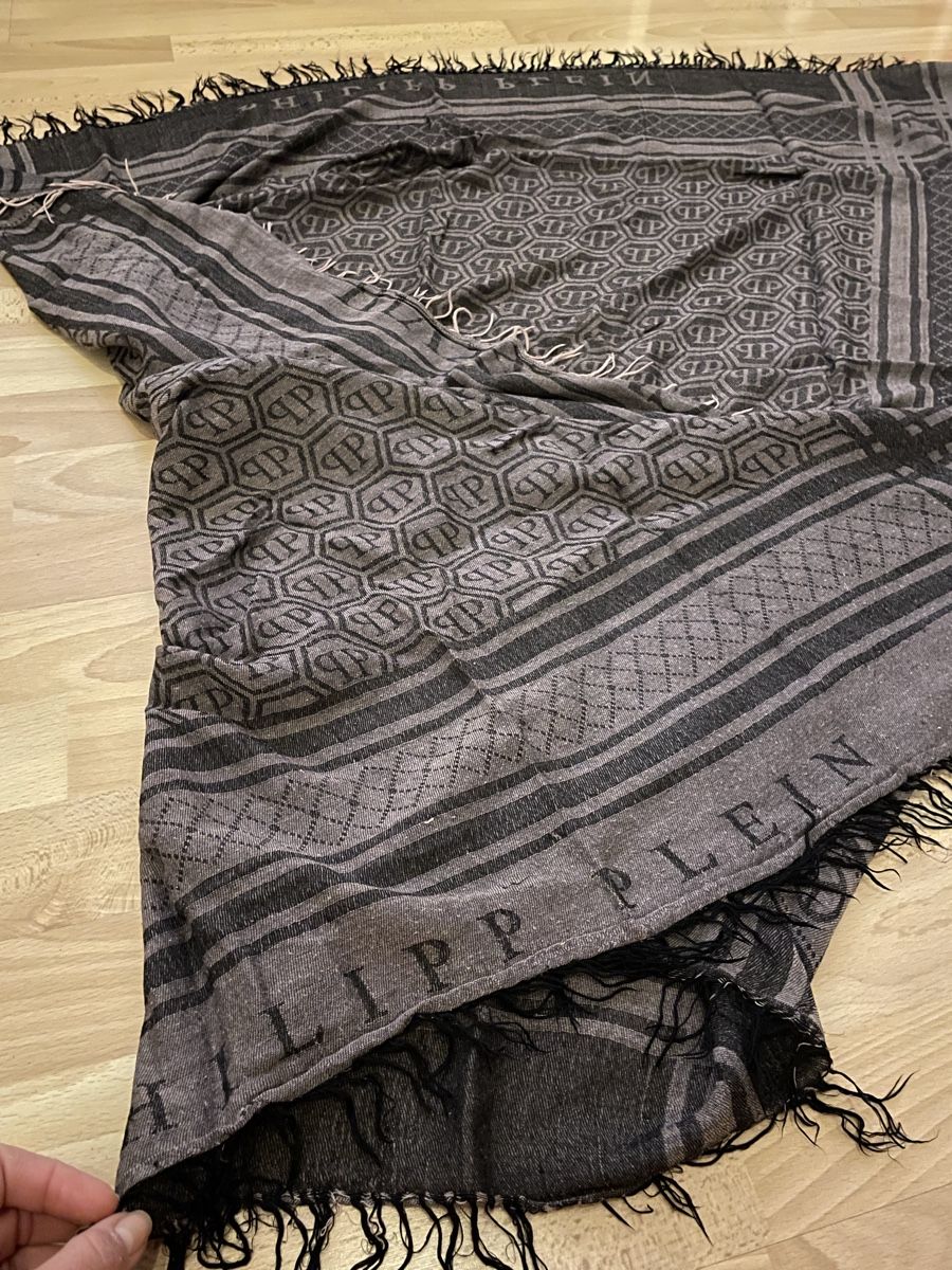 Foulards, Tücher & Schals: Philipp Plein – Gebraucht aus Zunzgen von mel_y6w2