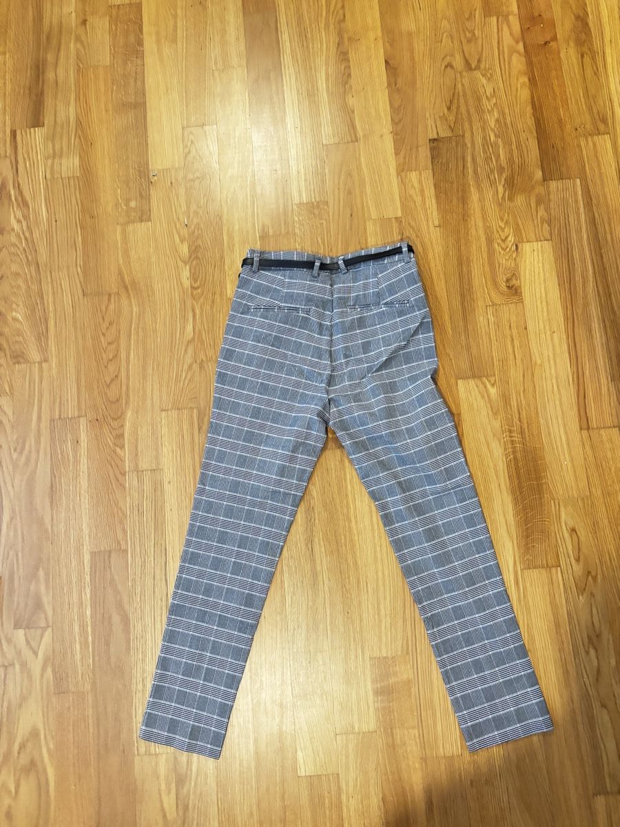 Pantalons: Pantalon gris – D'occasion à Lausanne par Mbama23 1