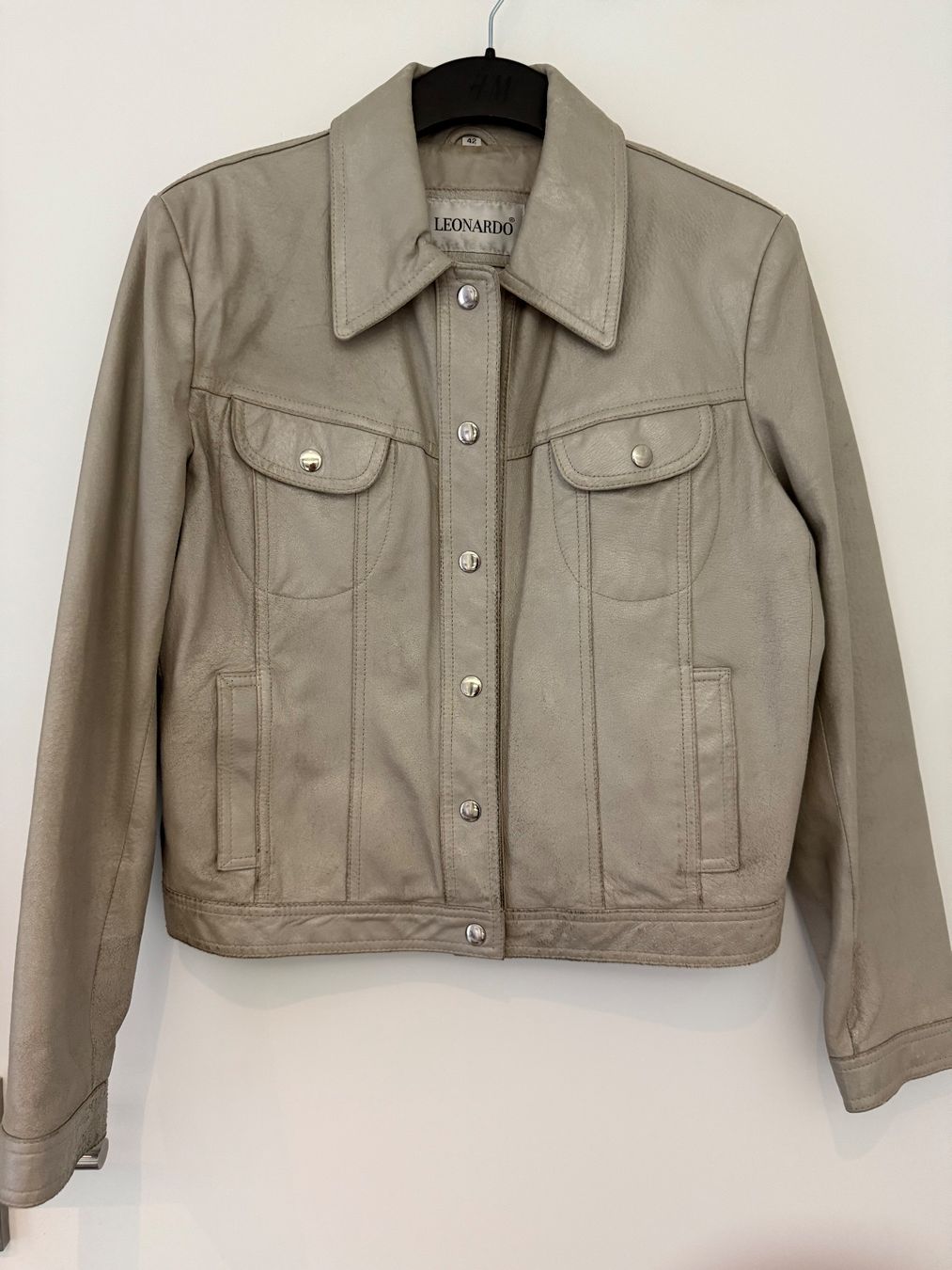 Giacche: Vintage Echtlederjacke Gr. 42 silber von Leonardo – Usato da Oetwil an der Limmat venduto da Prinzaessli123