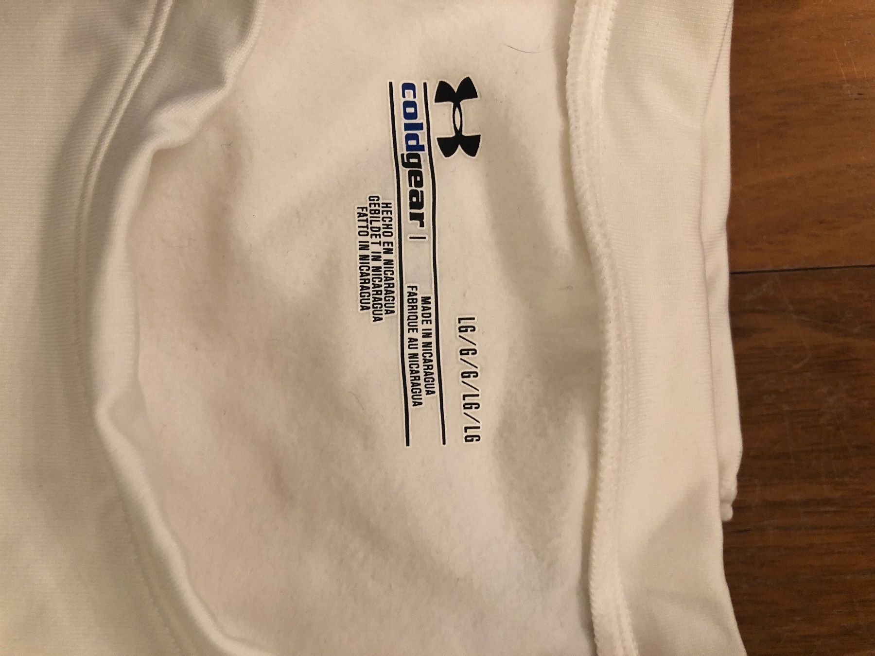 Under Armour T-shirt: Winter Funktionsshirt Under armour – Nuovo e nell'imballaggio originale da Jenins venduto da Pocahontas013 1