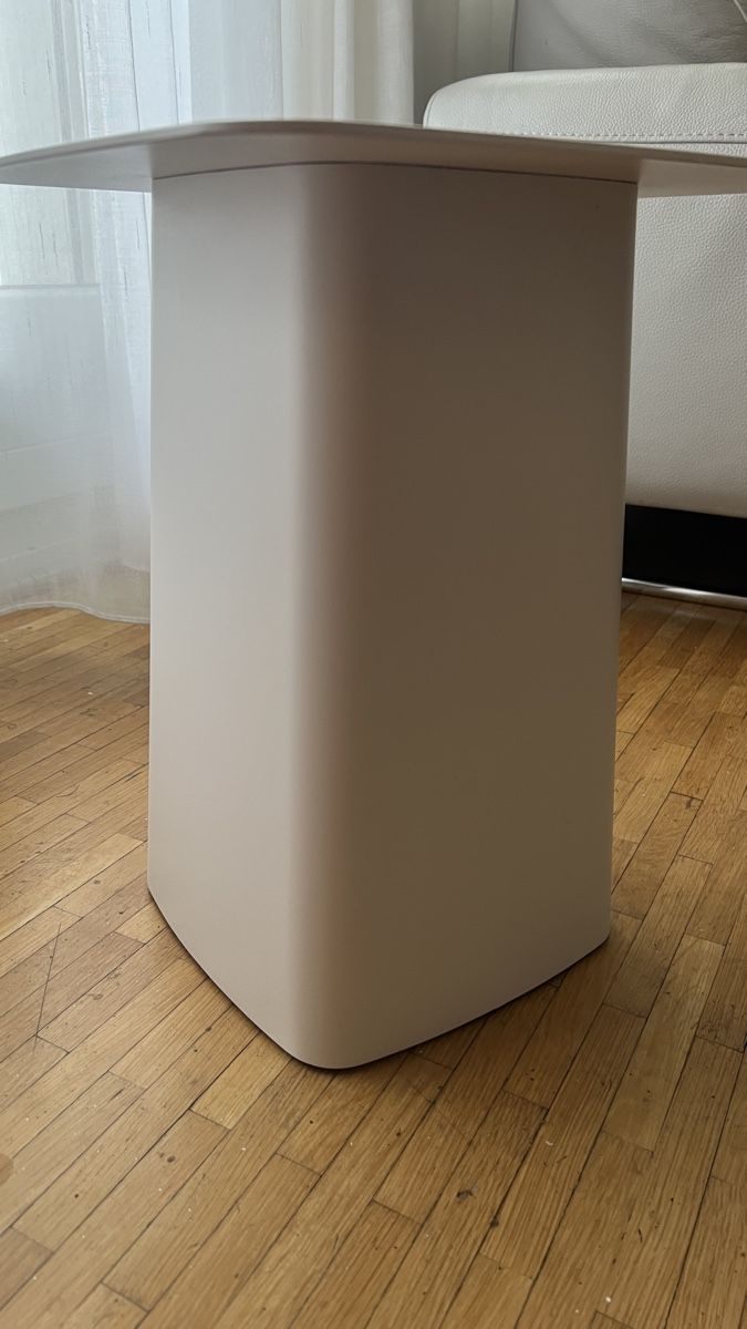 Vitra Tavoli: Vitra Metal Side Table Weiss klein – Usato da Tagelswangen venduto da Bomu 1