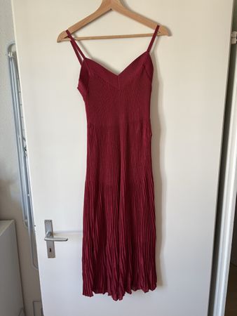 Plissiertes Kleid MNG rot Grösse M gebrauchter Zustand