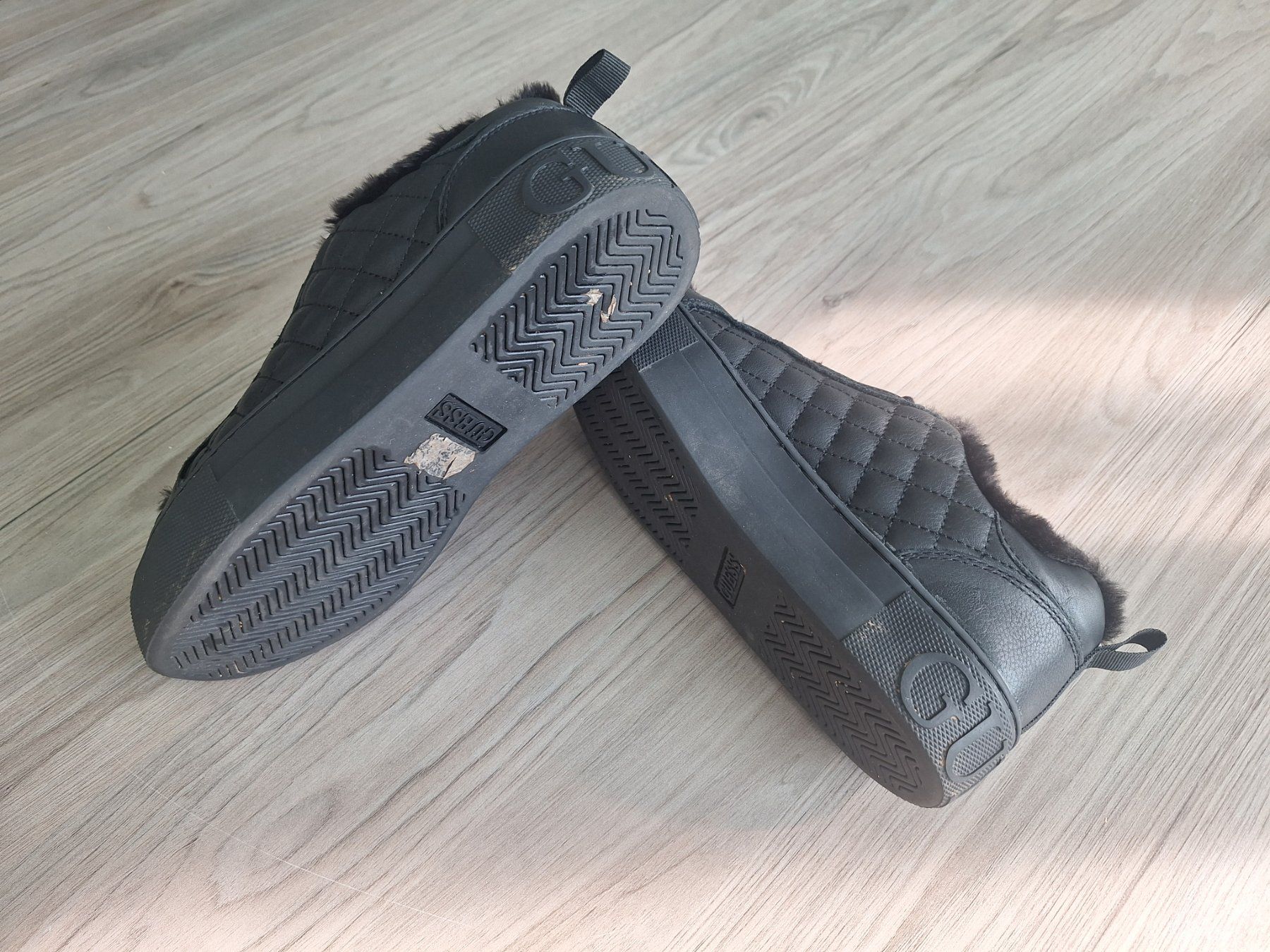Guess Scarpe da donna: Guess Winter Sneaker, Gr. 39 - Neuwertig! – Nuovo (secondo la descrizione) da Baar venduto da RDNA 6
