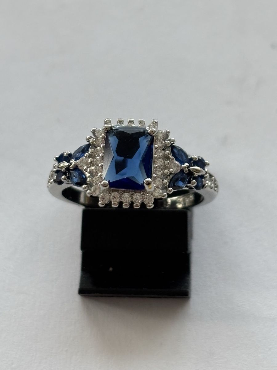 Anelli: Wunderschoener Ring Silber 925 mit  blauem Stein – Usato da Langnau am Albis venduto da flusspflege 1