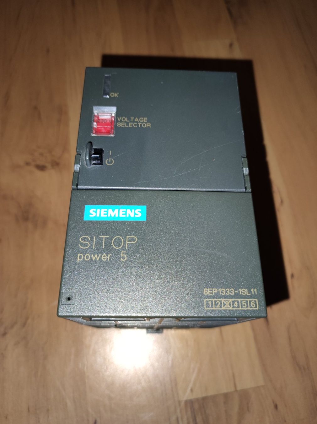 Siemens Componenti elettronici: Siemens SITOP power 5A 24VDC, Basic Line / 6EP1333-1SL11 – Usato da Ufhusen venduto da HKSC